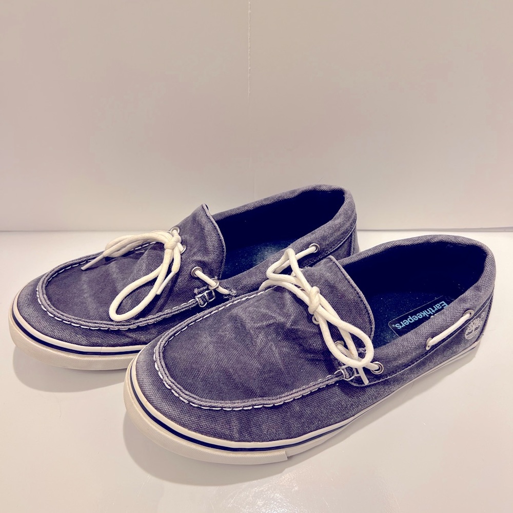 Timberland Men's Canvas Boat Shoes. Size 10
Color is Dark Navy